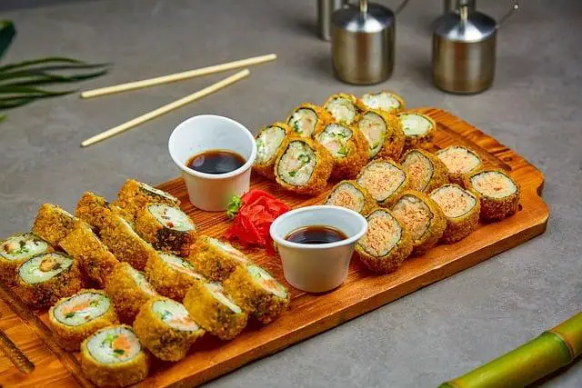 Ingredience, které tvoří základ dokonalého sushi