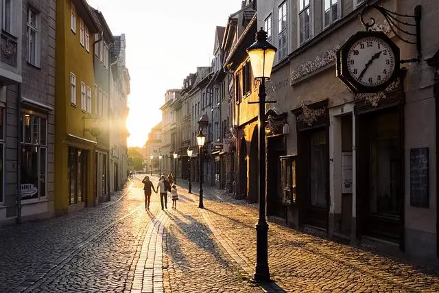 Nejlepší způsoby, ⁤jak se dostat na Příčnou ulici veřejnou ​dopravou